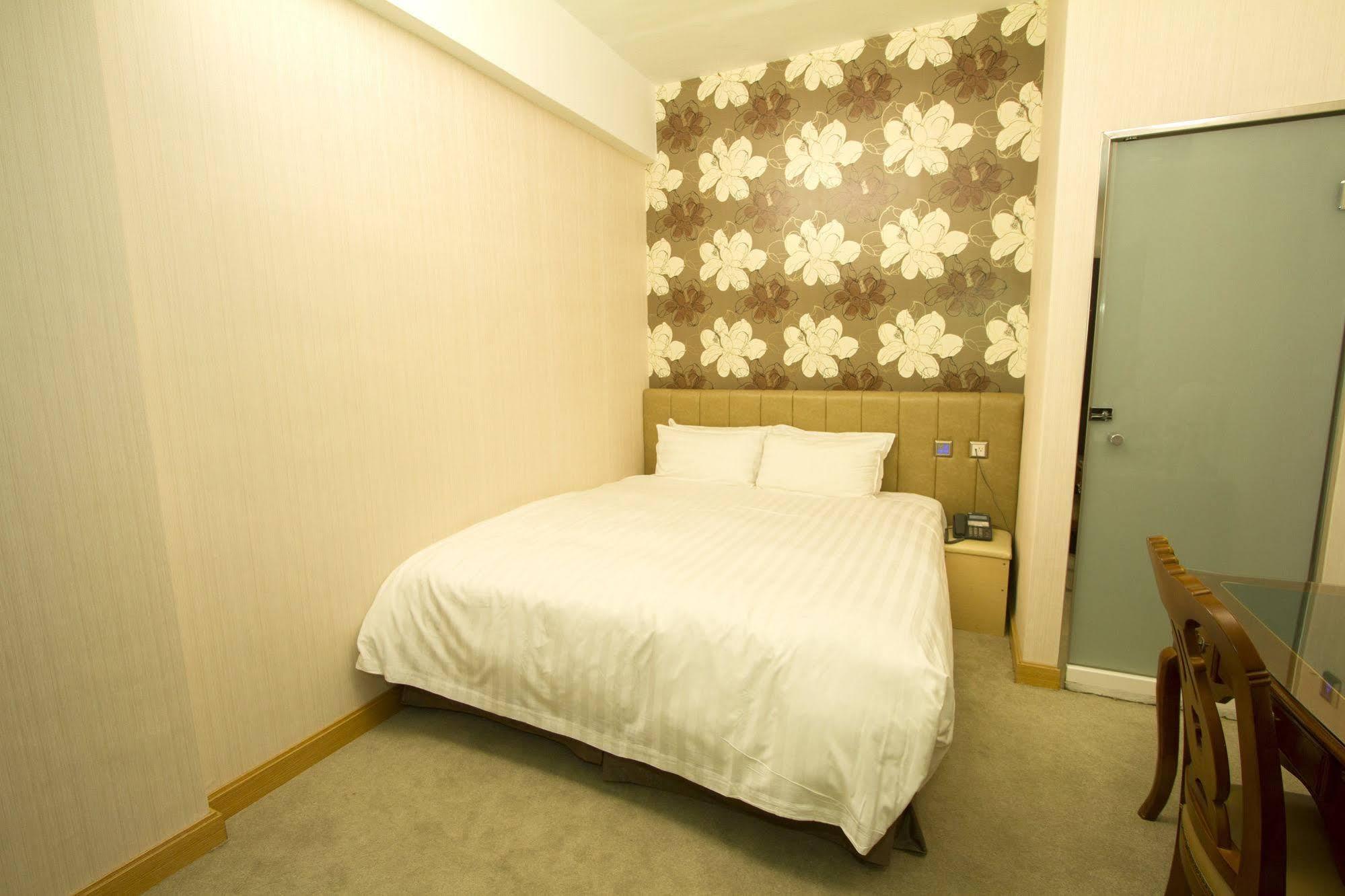 Hunt Champion Hotel 台中市 エクステリア 写真