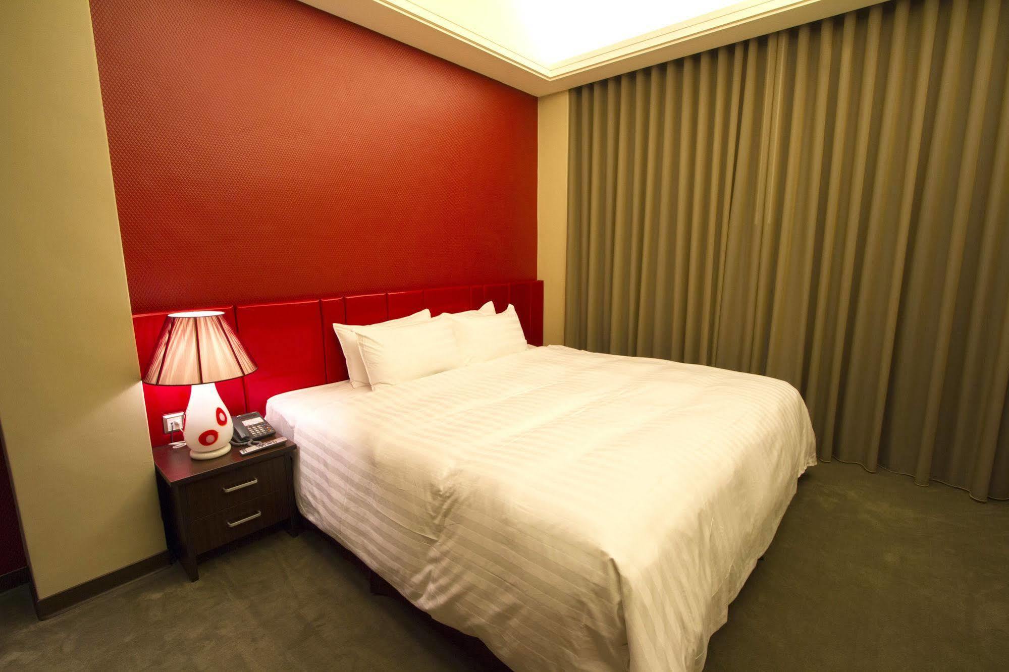 Hunt Champion Hotel 台中市 エクステリア 写真